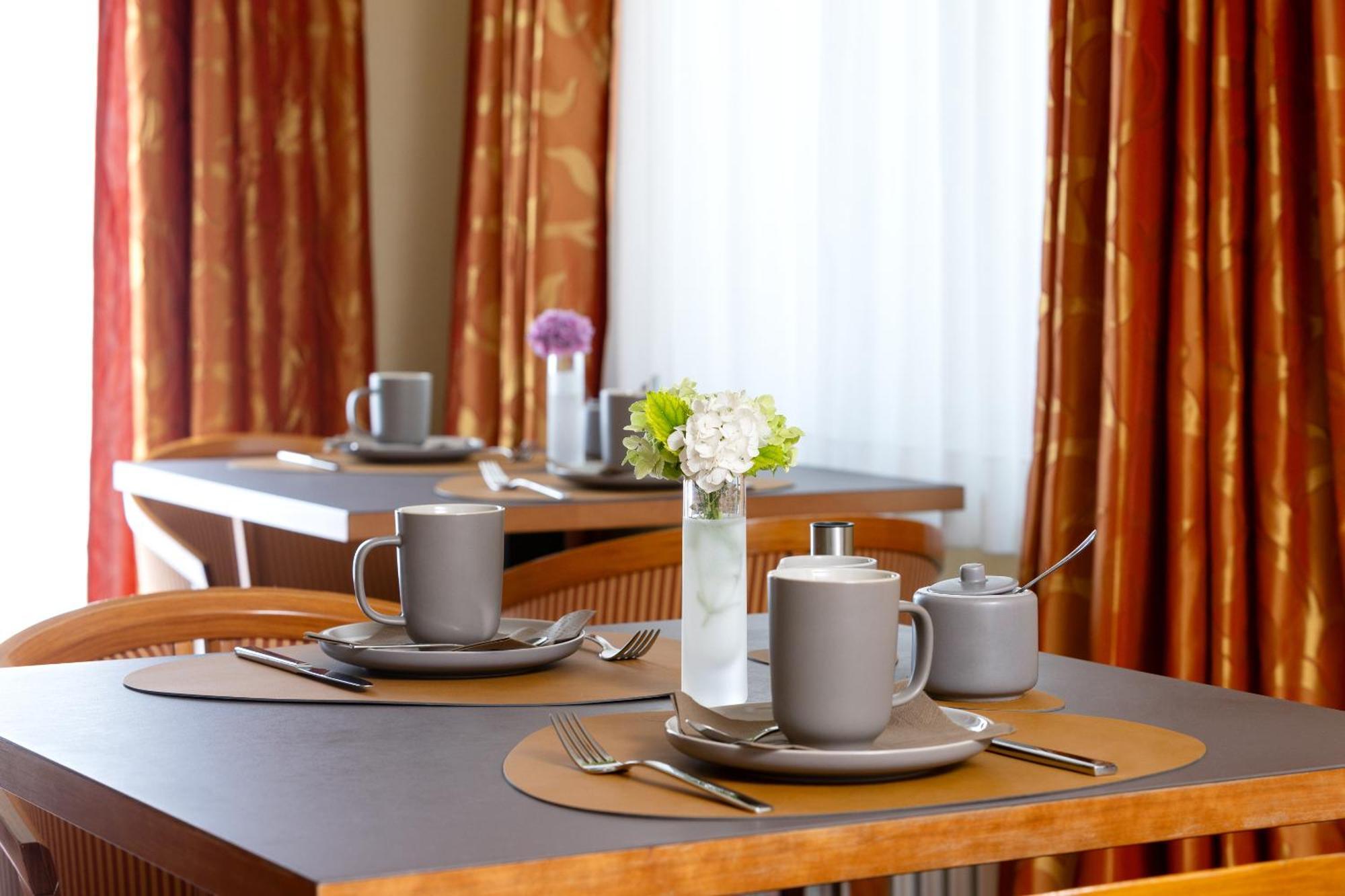 Hotel Regina -Garni Koeln Екстериор снимка